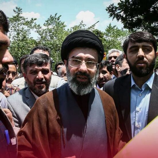 El enigmático sucesor: ¿Quién es el hombre que podría gobernar Irán?